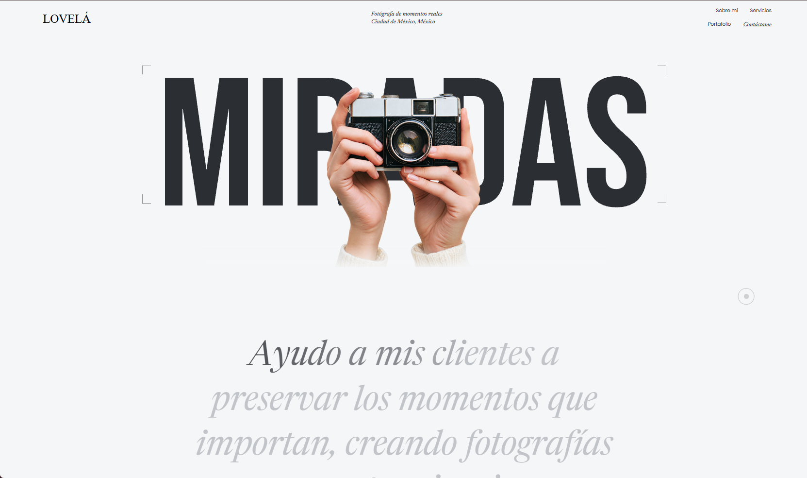 Inicio de Lovela con cámara, portafolio y presentación fotográfica